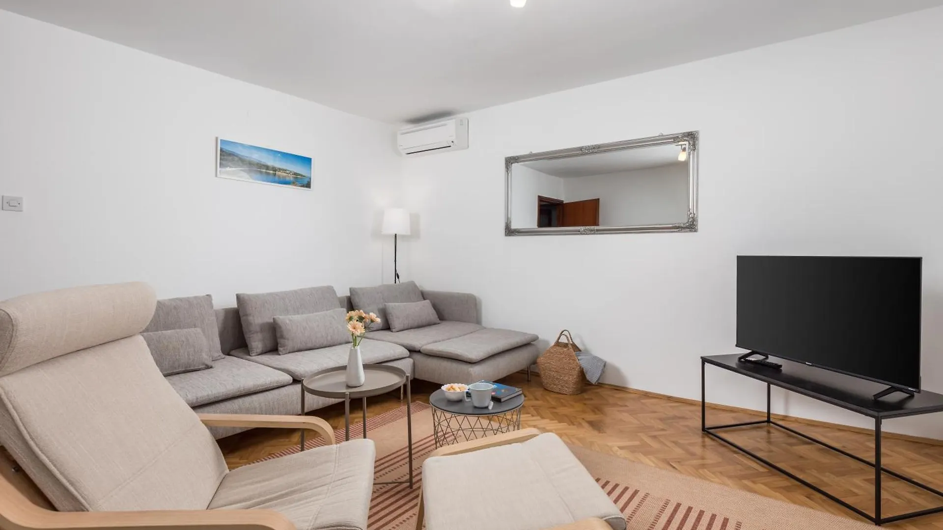 Villa Pinia Holiday Home With A Pool