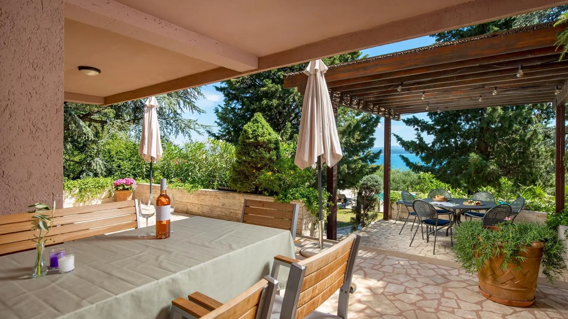 Villa Pinia Holiday Home With A Pool
