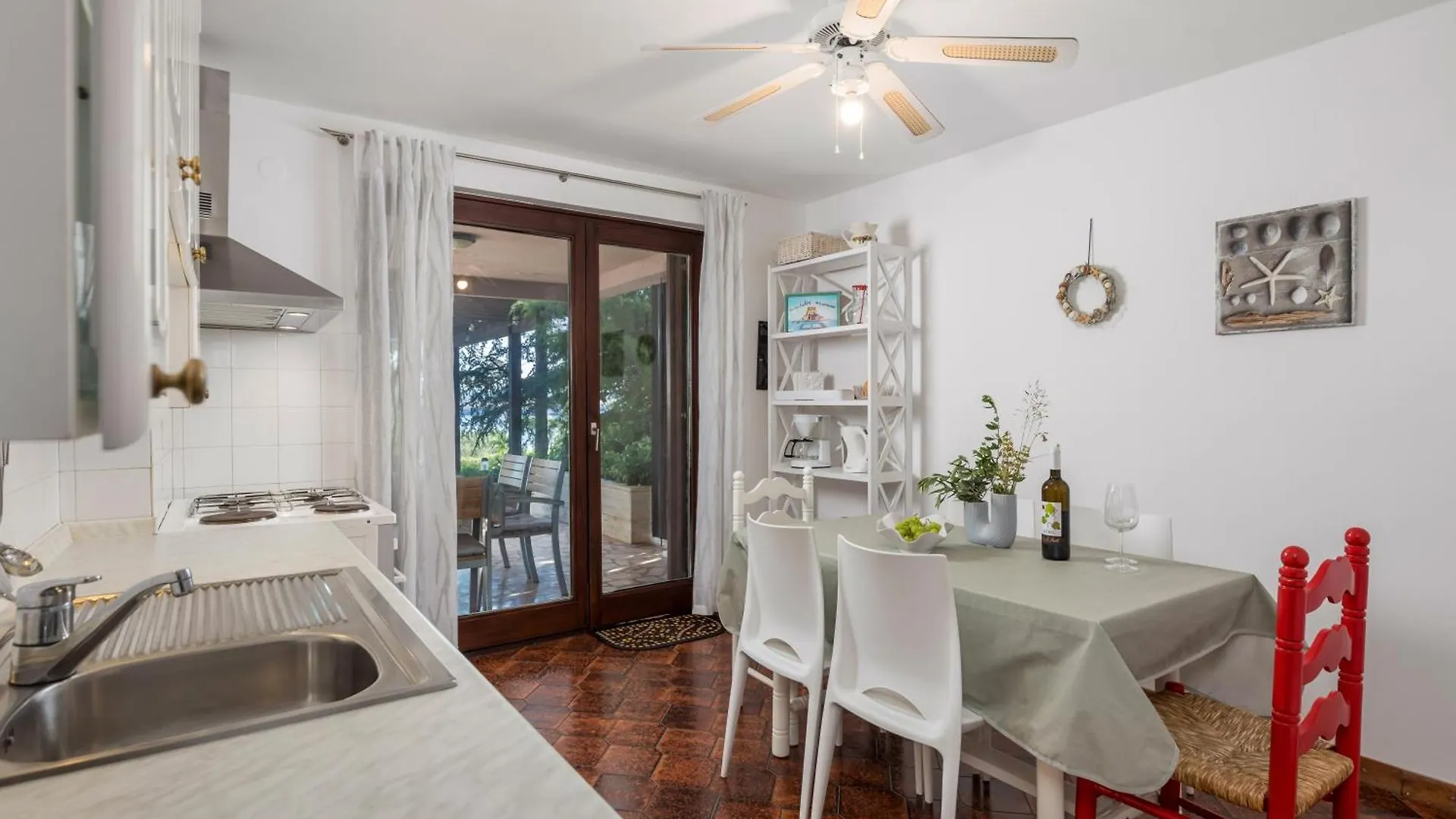Villa Pinia Holiday Home With A Pool
